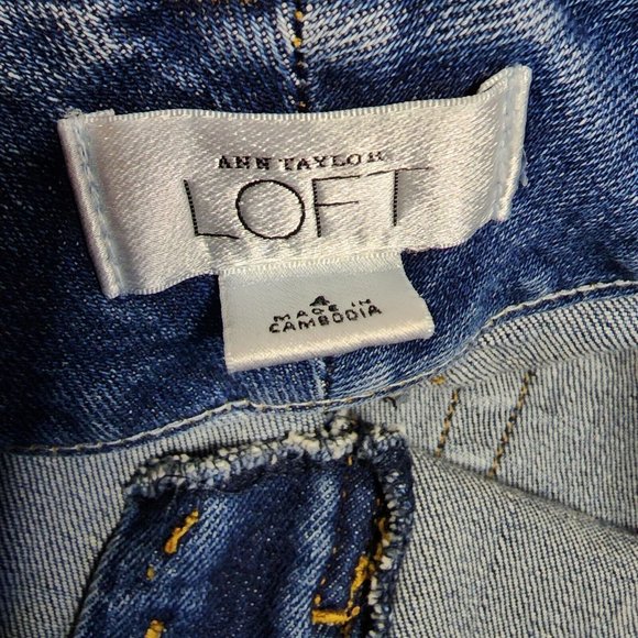 ANN TAYLOR LOFT Blue Denim Jean Skirt with Pockets Womens Size 4 - Picture 2 of 5